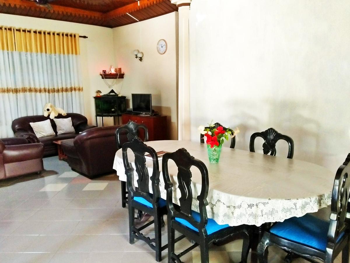 Ruslanka Homestay Ettukala Bagian luar foto