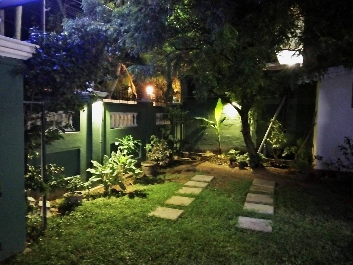Ruslanka Homestay Ettukala Bagian luar foto